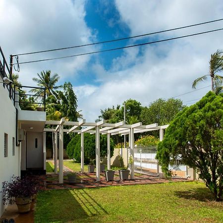 Dayanithi Guest House Jaffna Esterno foto